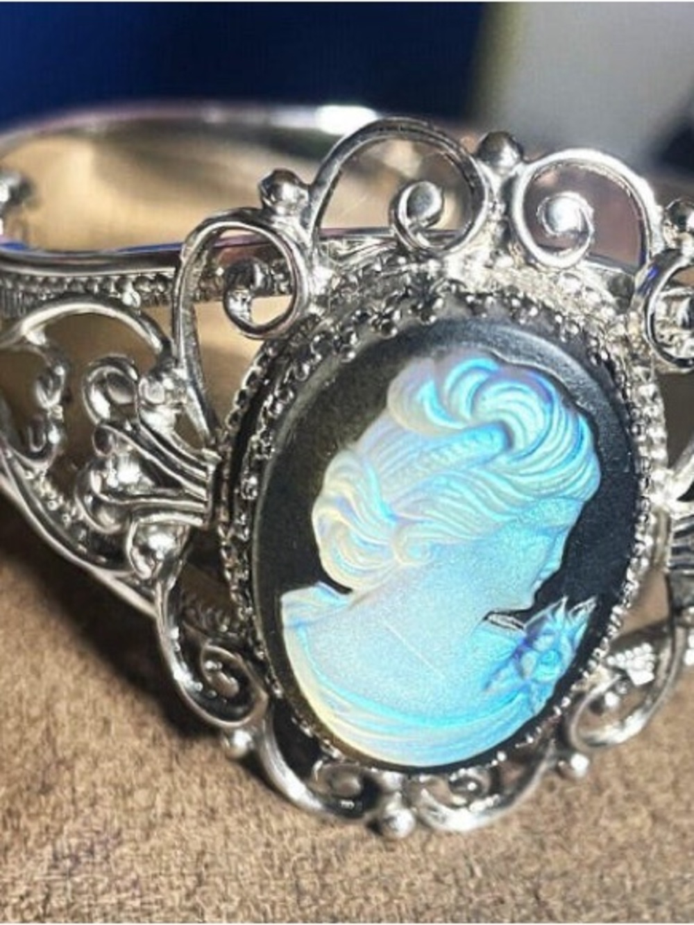 Whiting & Davis Silver-Tone Cameo Bracelet with Iridescent Blue RARE